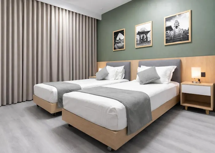 Tiny Living Premium 2 Bedroom In Close To Airport & Thamel