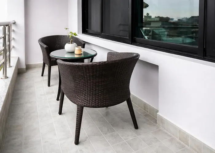 Tiny Living Premium 2 Bedroom In Close To Airport & Thamel *