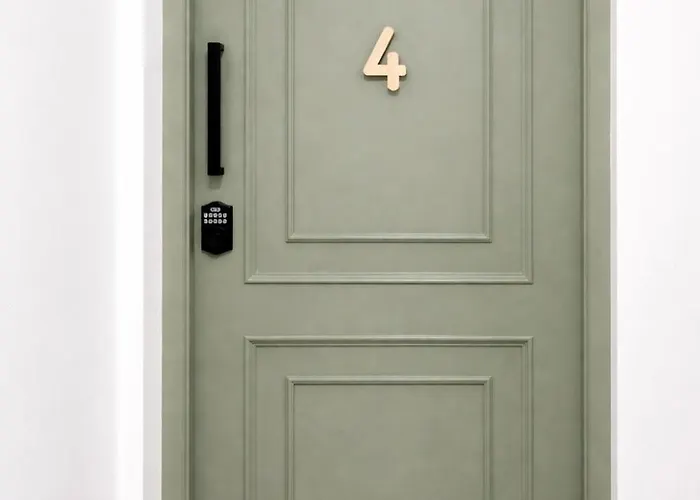 Tiny Living Premium 2 Bedroom In Close To Airport & Thamel Apartment